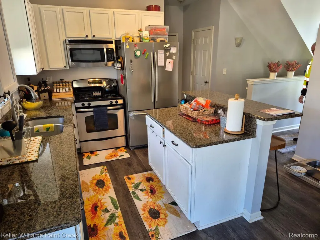 403 Newton Court Lake Orion Village MI 48362