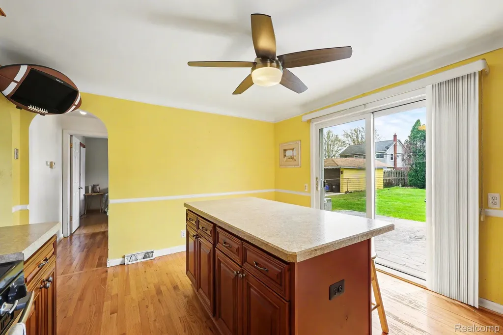 22460 Daniels Street St. Clair Shores City MI 48081