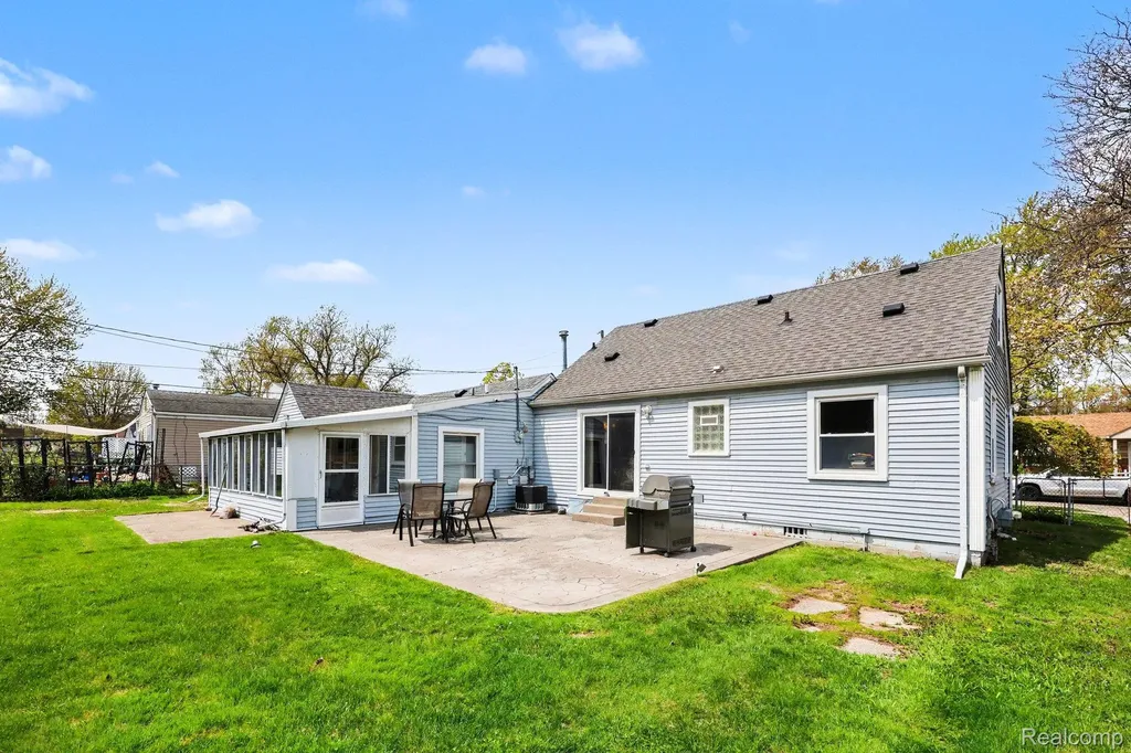 22460 Daniels Street St. Clair Shores City MI 48081