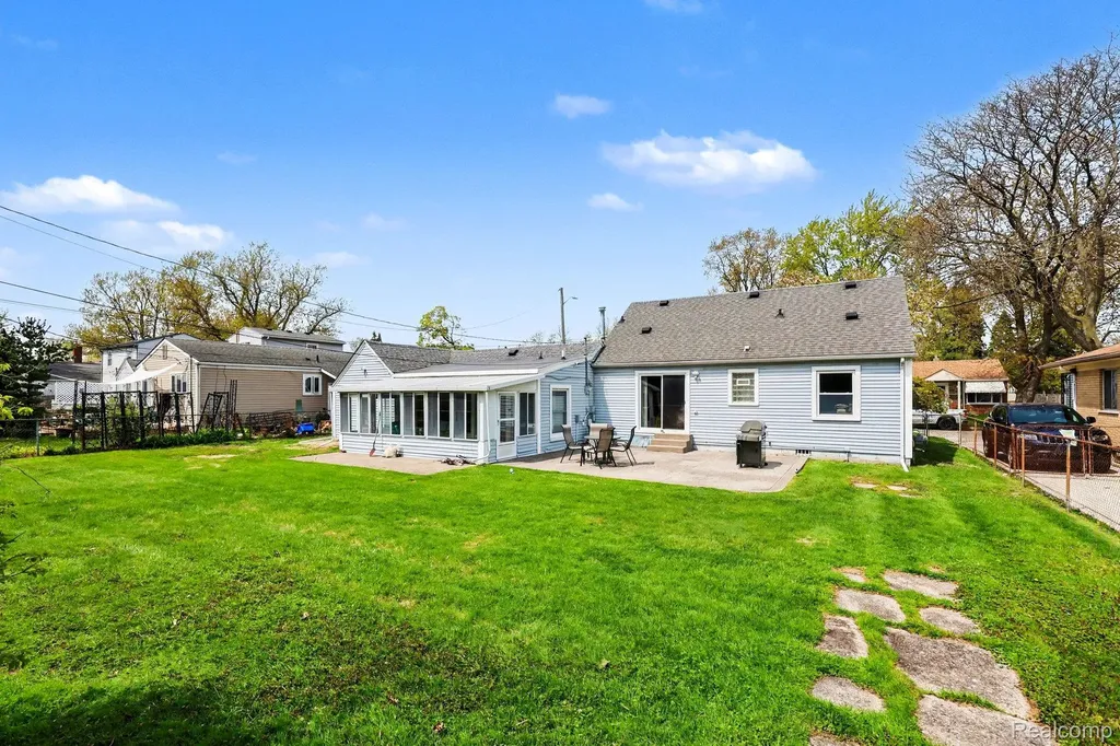 22460 Daniels Street St. Clair Shores City MI 48081