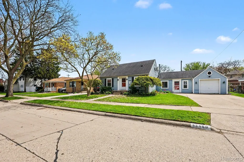 22460 Daniels Street St. Clair Shores City MI 48081