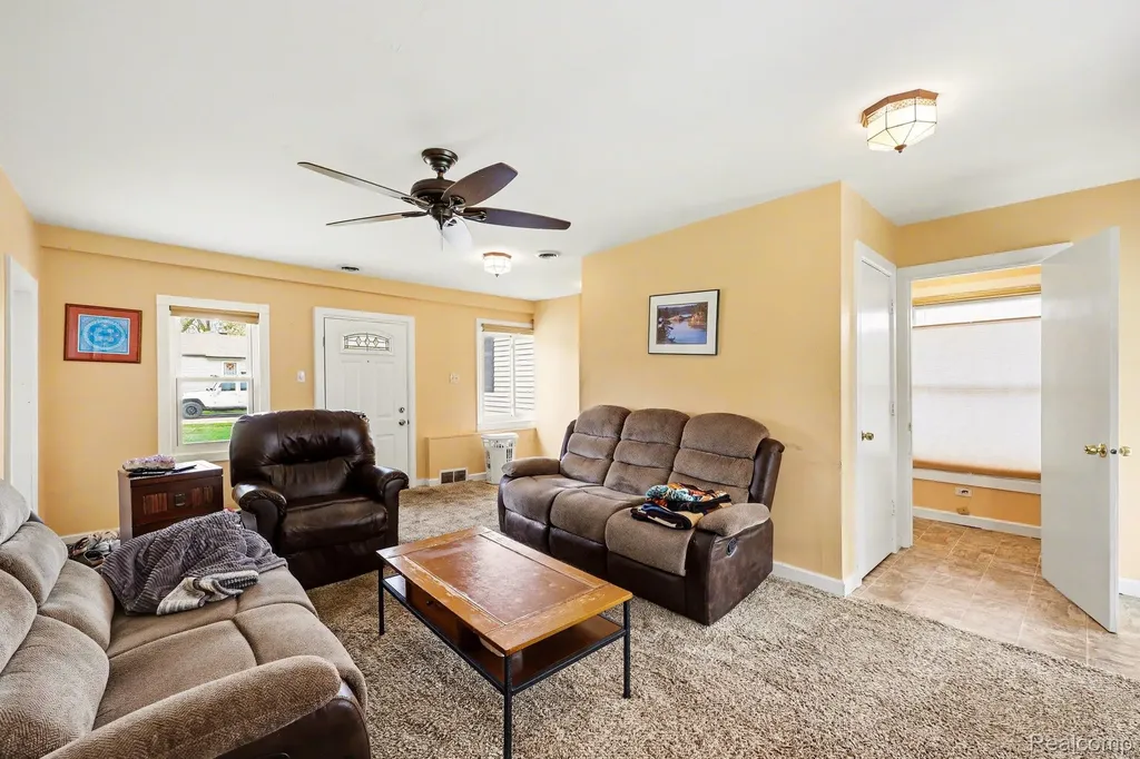 22460 Daniels Street St. Clair Shores City MI 48081