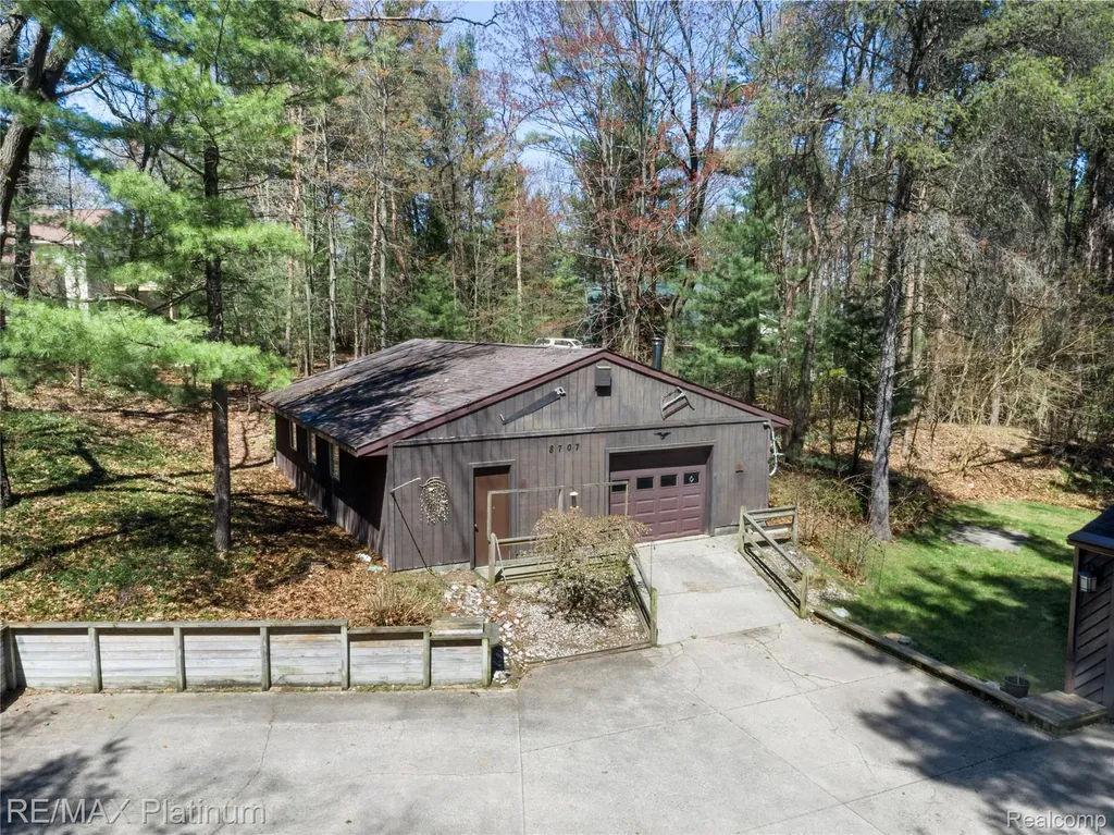 8707 White Fawn Street NE Cannon Township MI 49341