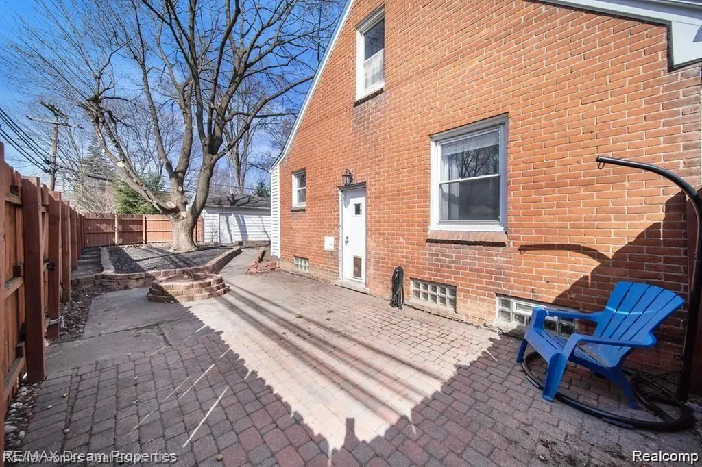 1803 N Connecticut Avenue Royal Oak City MI 48073