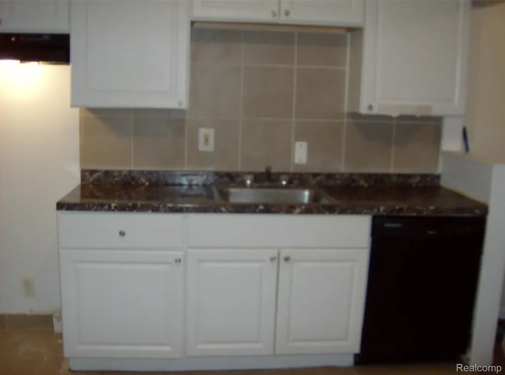10641 Troy Street Oak Park City MI 48237
