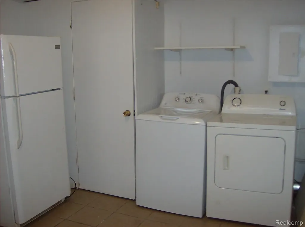 10641 Troy Street Oak Park City MI 48237