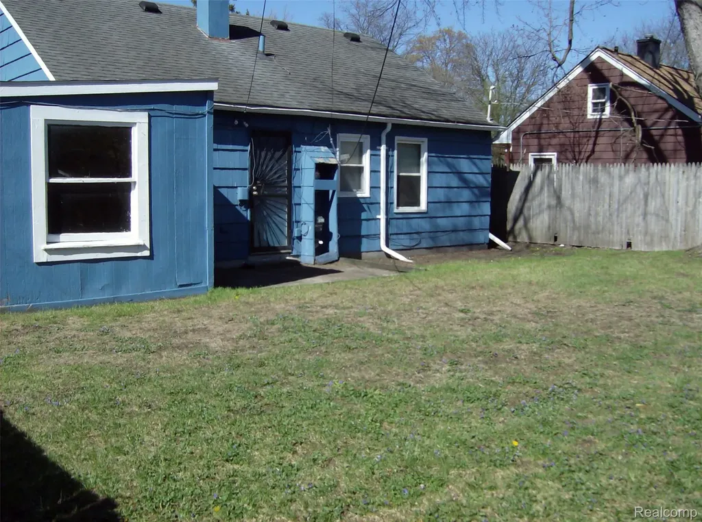 10641 Troy Street Oak Park City MI 48237