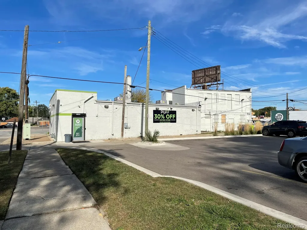 11397 W Jefferson Avenue River Rouge City MI 48218
