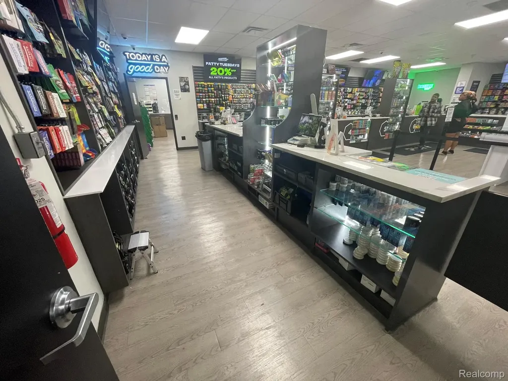 11397 W Jefferson Avenue River Rouge City MI 48218