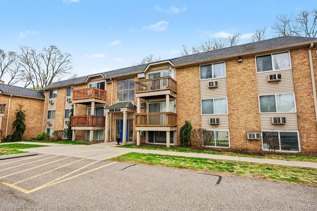 417 Parkdale Avenue #20 Rochester City MI 48307