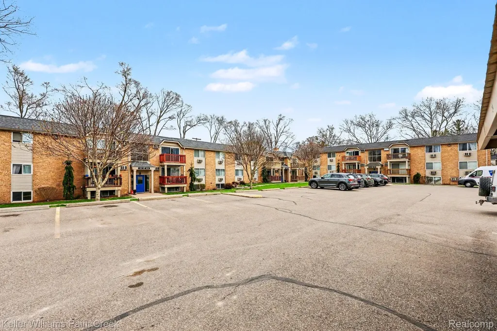 417 Parkdale Avenue #20 Rochester City MI 48307