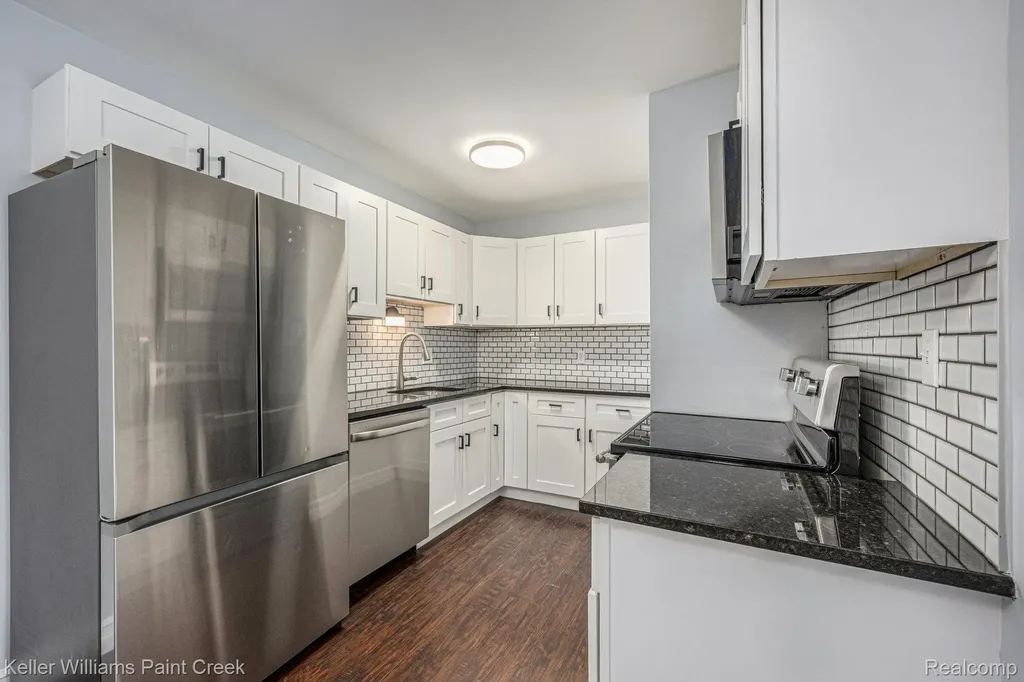 417 Parkdale Avenue #20 Rochester City MI 48307