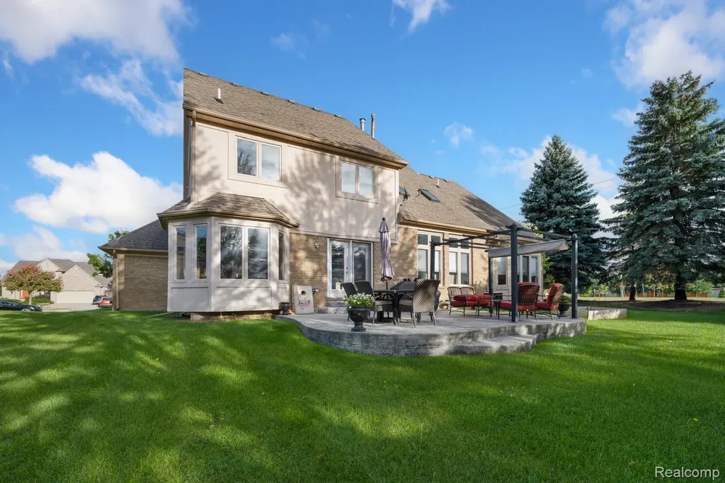 45021 Riverwoods Drive Macomb Township MI 48044