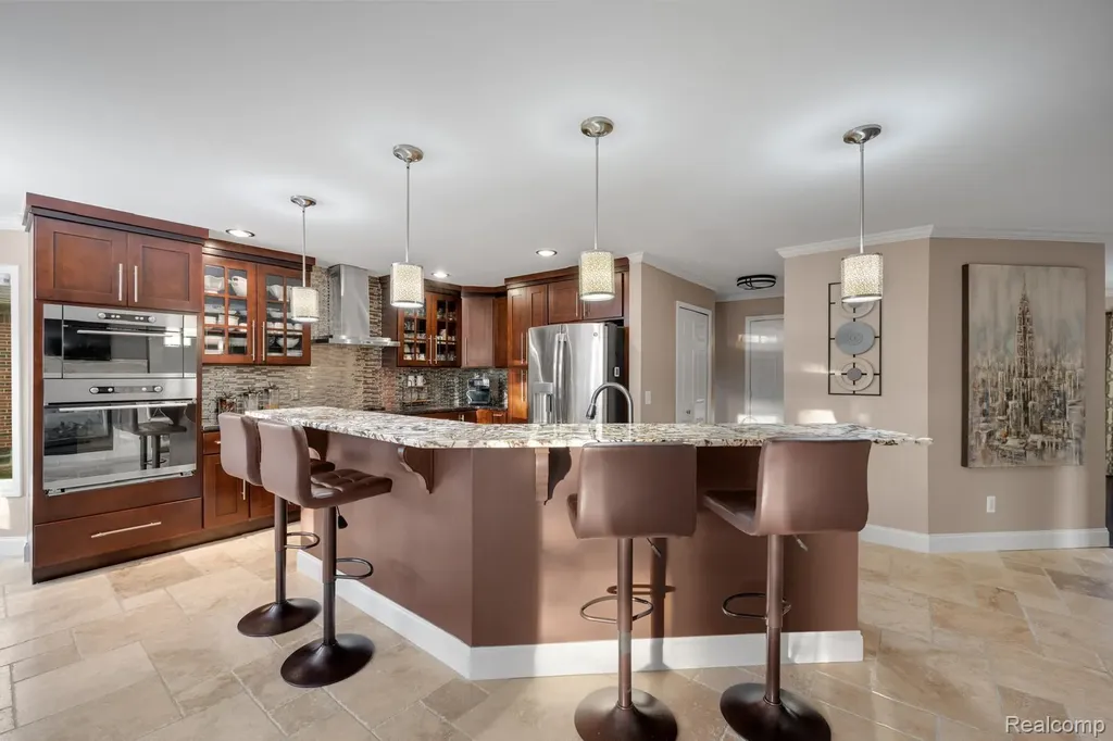 45021 Riverwoods Drive Macomb Township MI 48044