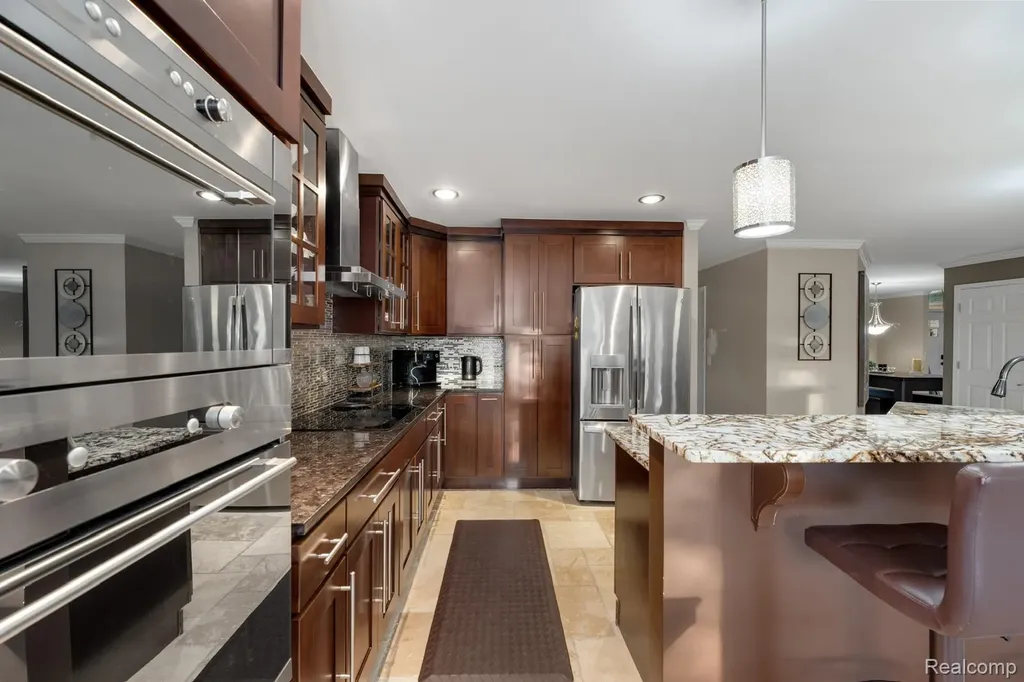 45021 Riverwoods Drive Macomb Township MI 48044