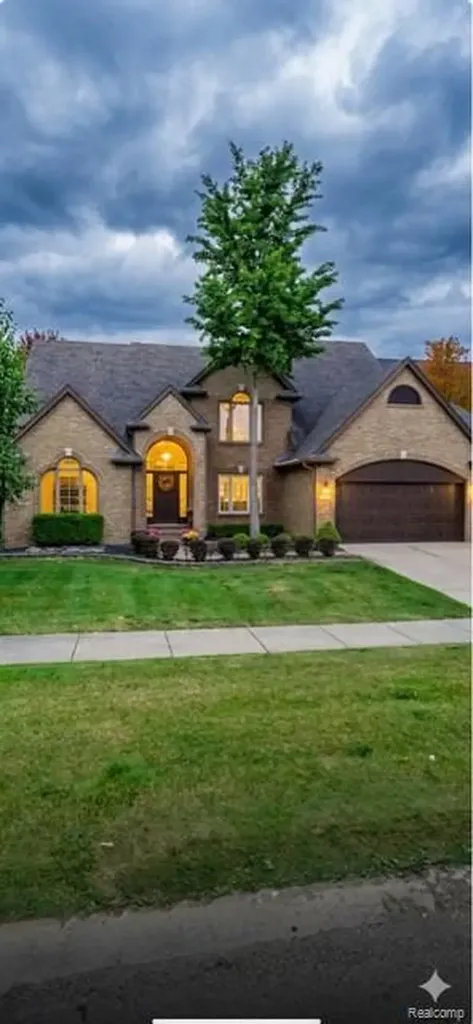 45021 Riverwoods Drive Macomb Township MI 48044