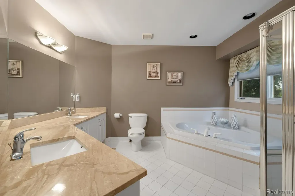 45021 Riverwoods Drive Macomb Township MI 48044