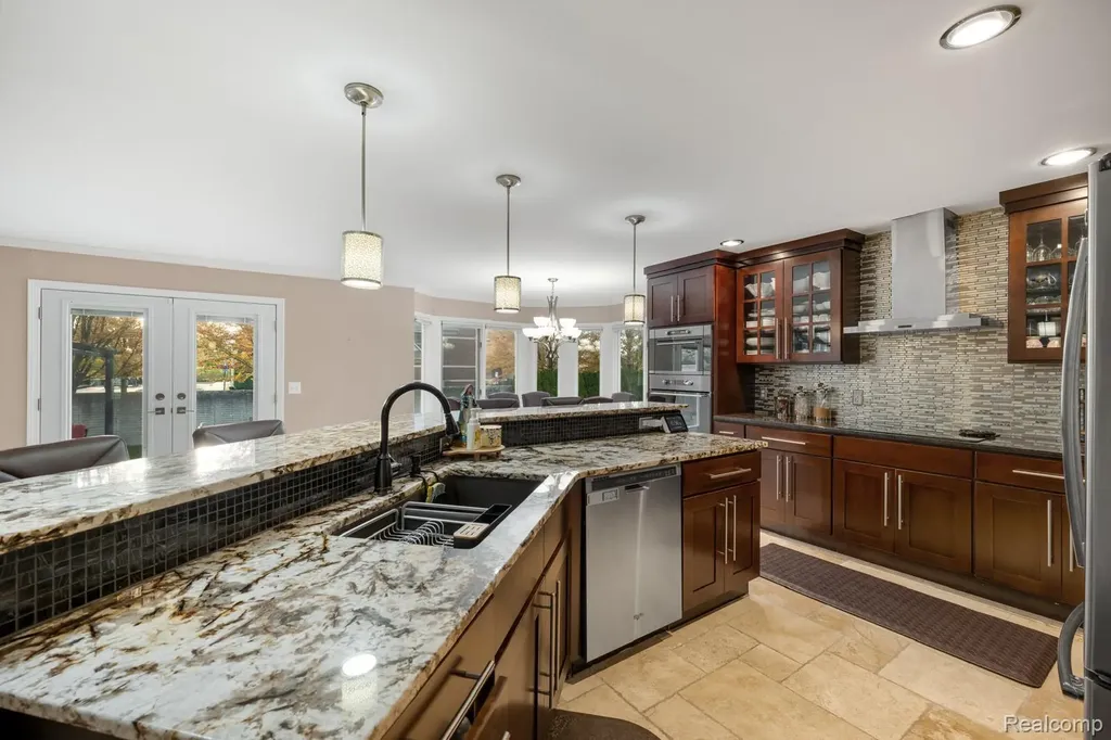 45021 Riverwoods Drive Macomb Township MI 48044