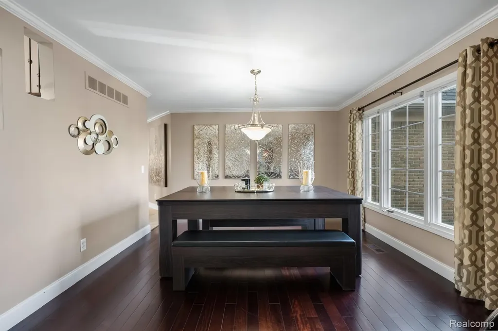 45021 Riverwoods Drive Macomb Township MI 48044