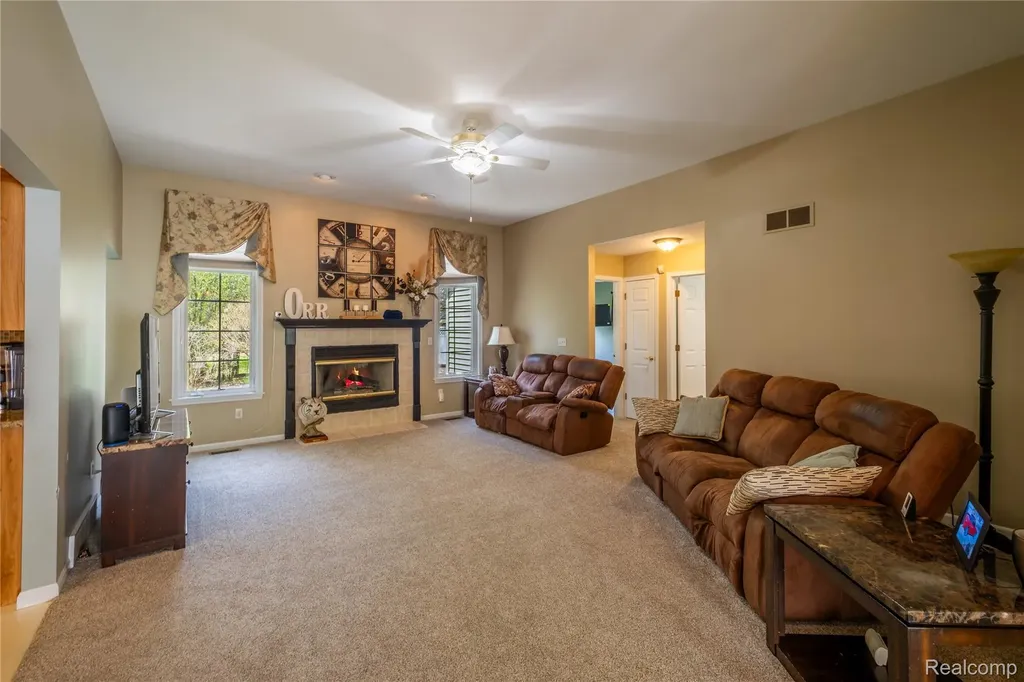 297 Carriage Way Davison City MI 48423
