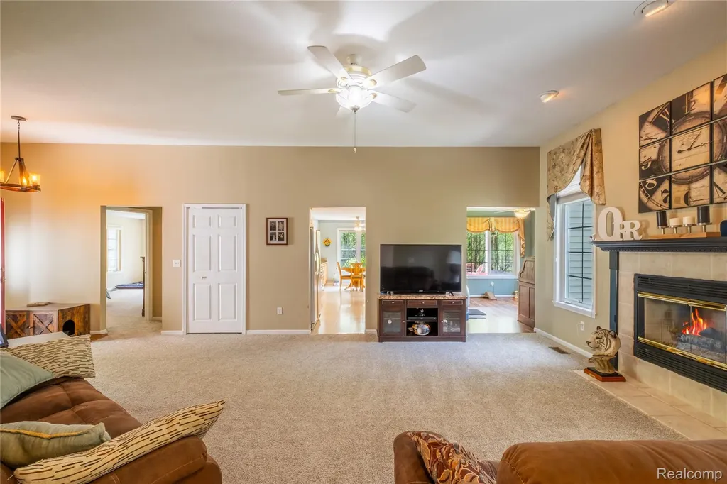 297 Carriage Way Davison City MI 48423