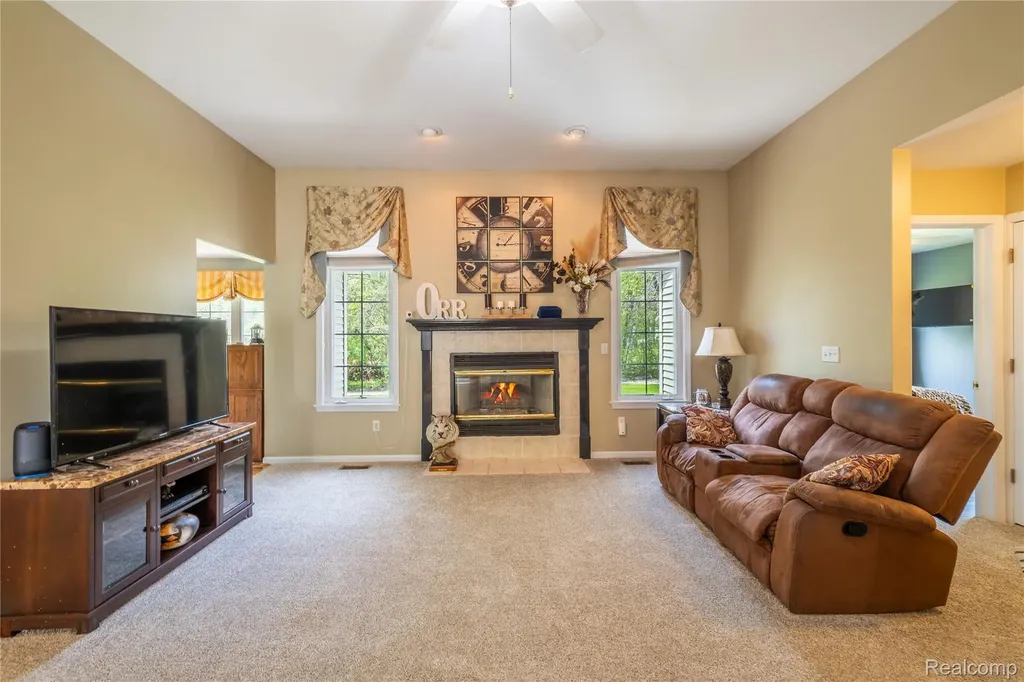 297 Carriage Way Davison City MI 48423