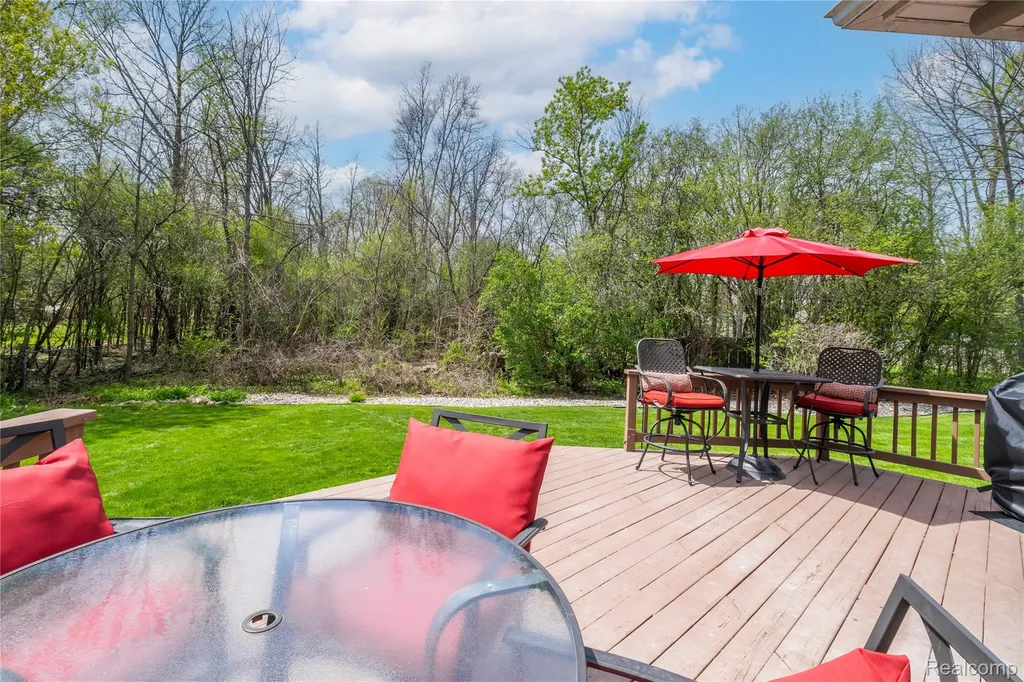 297 Carriage Way Davison City MI 48423