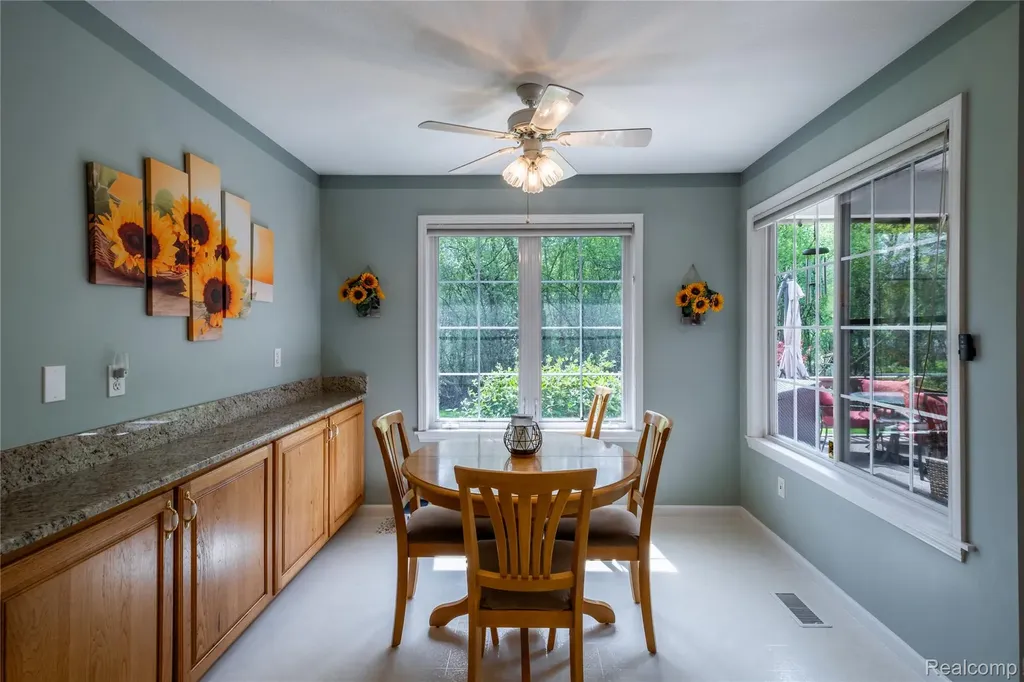 297 Carriage Way Davison City MI 48423