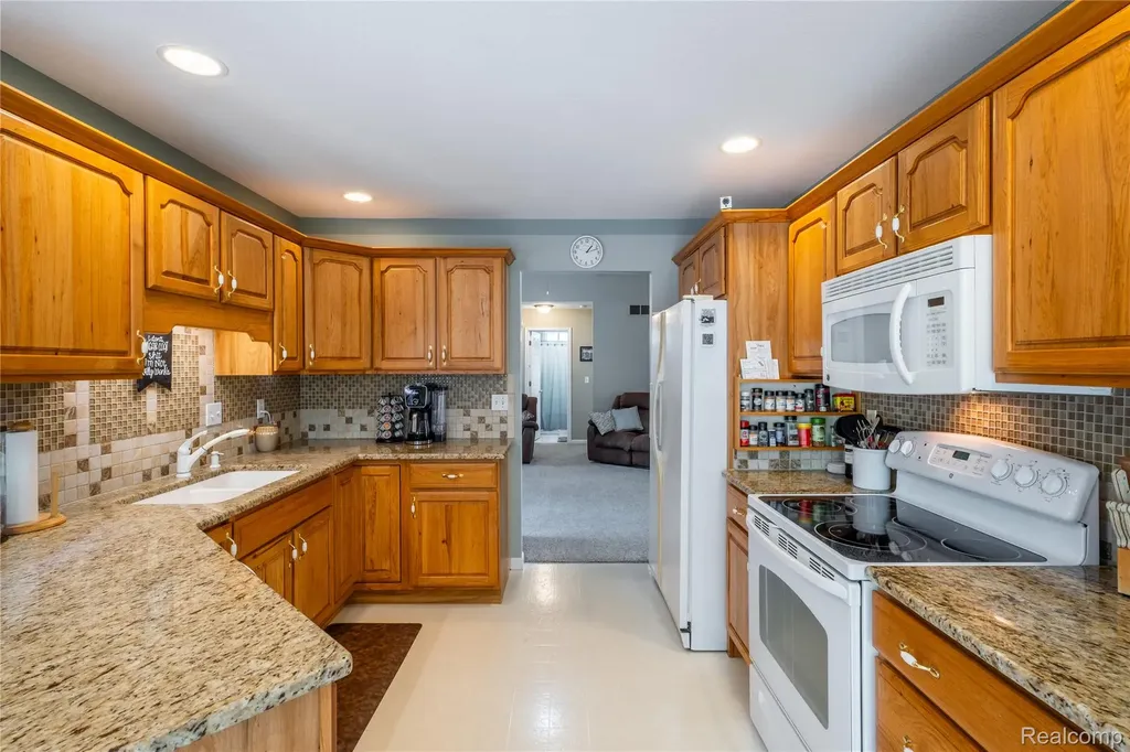297 Carriage Way Davison City MI 48423