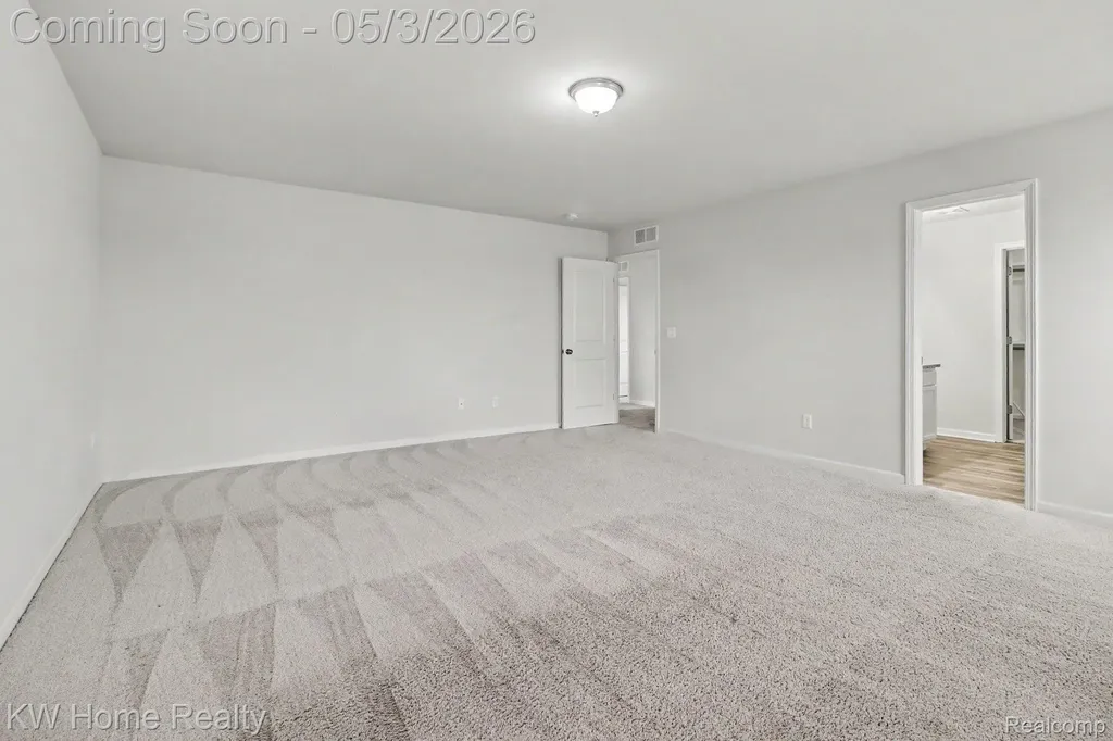 10732 Lakeview Drive Taylor City MI 48180