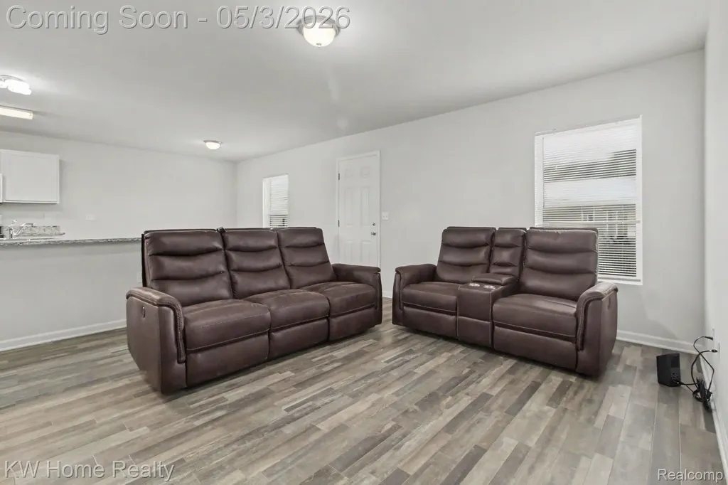 10732 Lakeview Drive Taylor City MI 48180