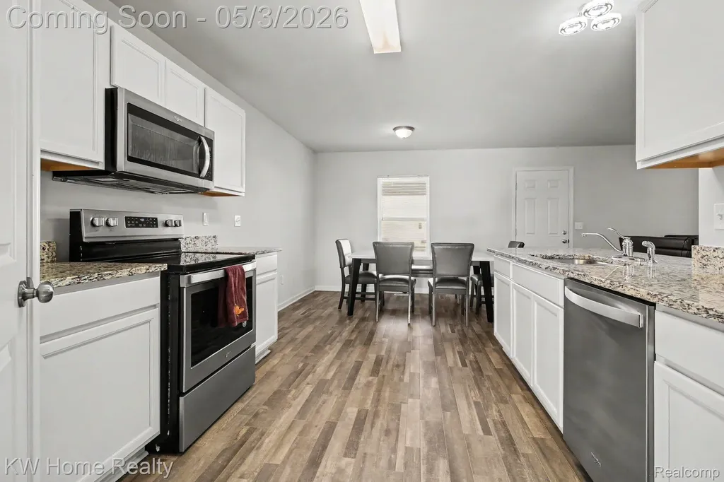 10732 Lakeview Drive Taylor City MI 48180