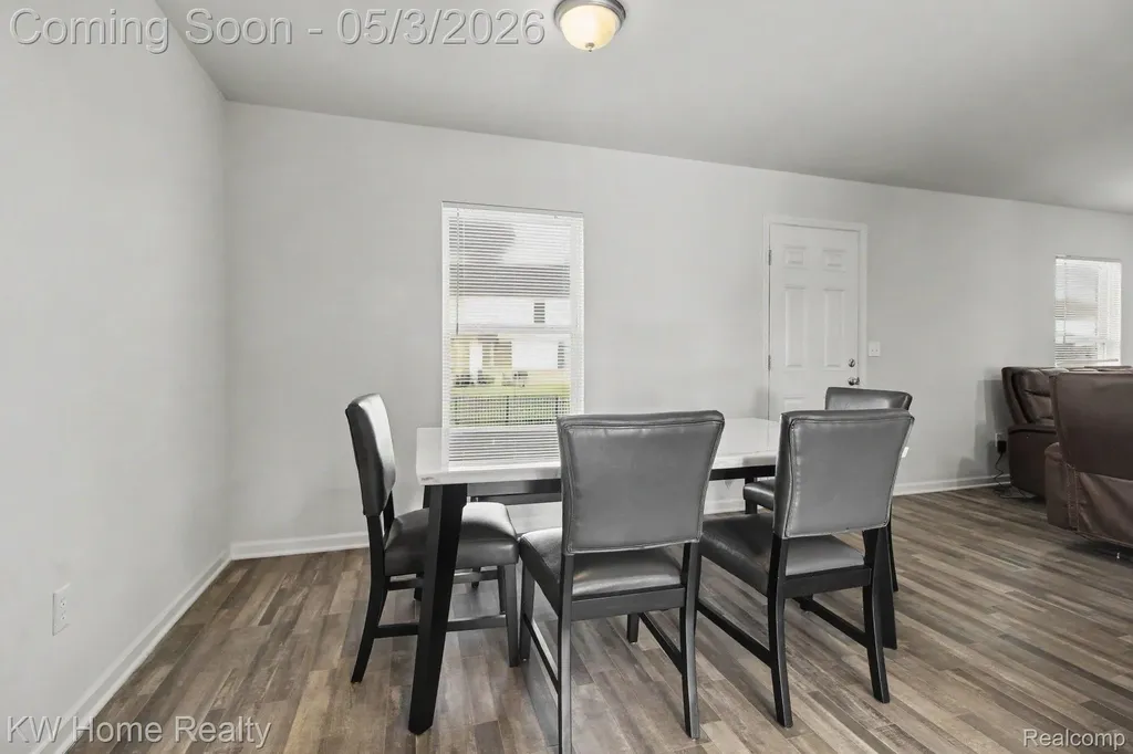 10732 Lakeview Drive Taylor City MI 48180