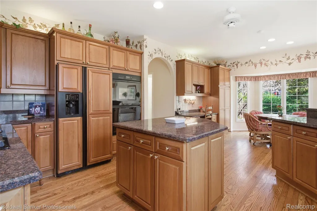 7520 Mistwood Drive White Lake Charter Township MI 48383