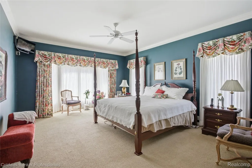 7520 Mistwood Drive White Lake Charter Township MI 48383
