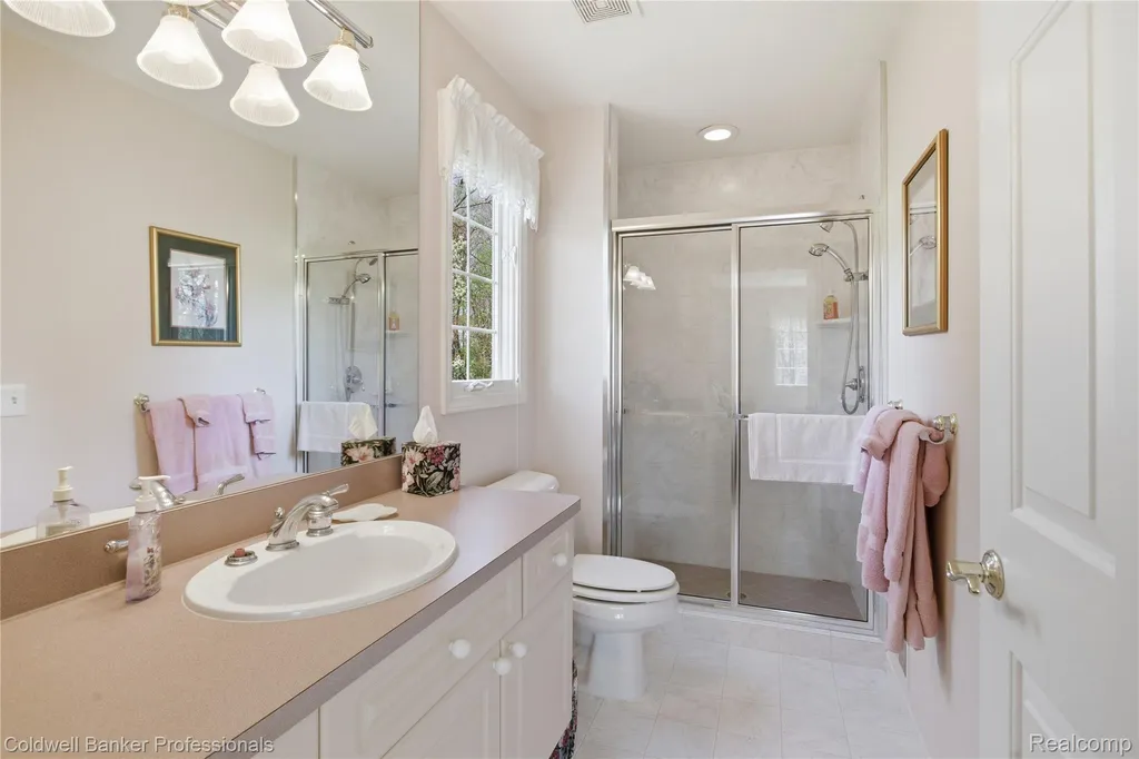 7520 Mistwood Drive White Lake Charter Township MI 48383