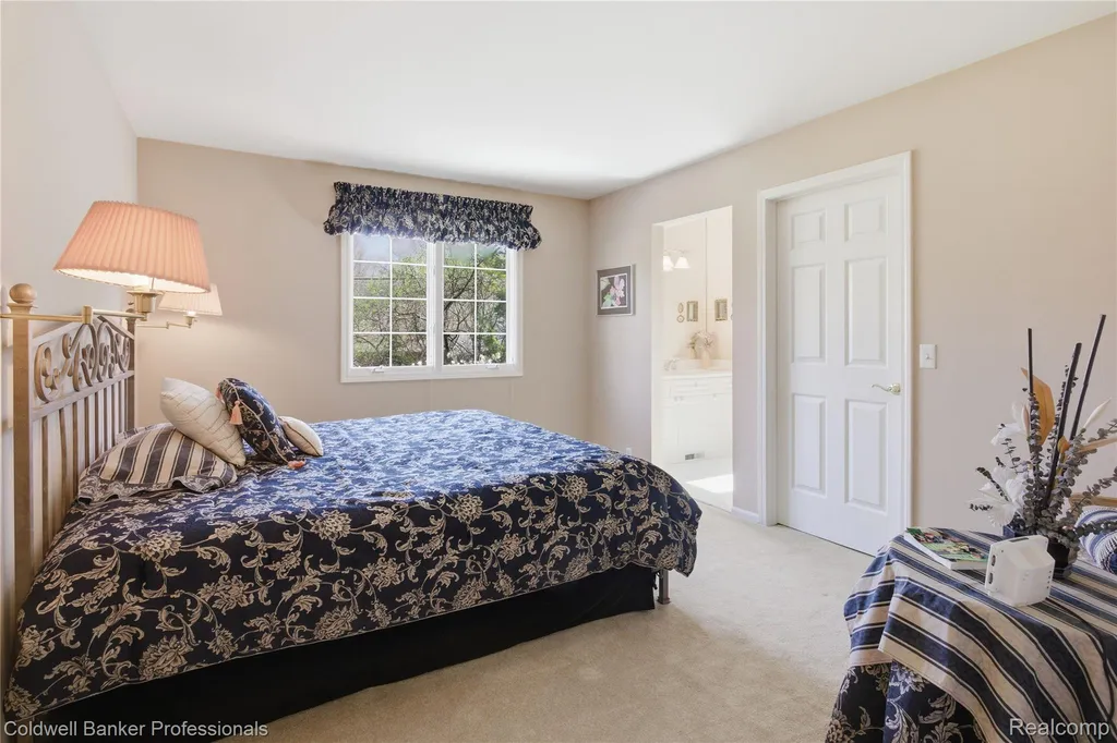 7520 Mistwood Drive White Lake Charter Township MI 48383