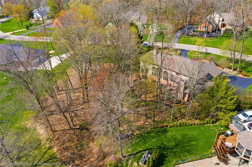 7520 Mistwood Drive White Lake Charter Township MI 48383