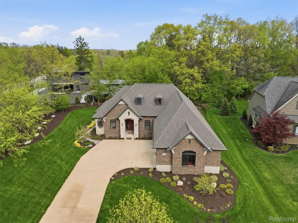 Brighton Township MI, 3513 Pointe Shore Drive
