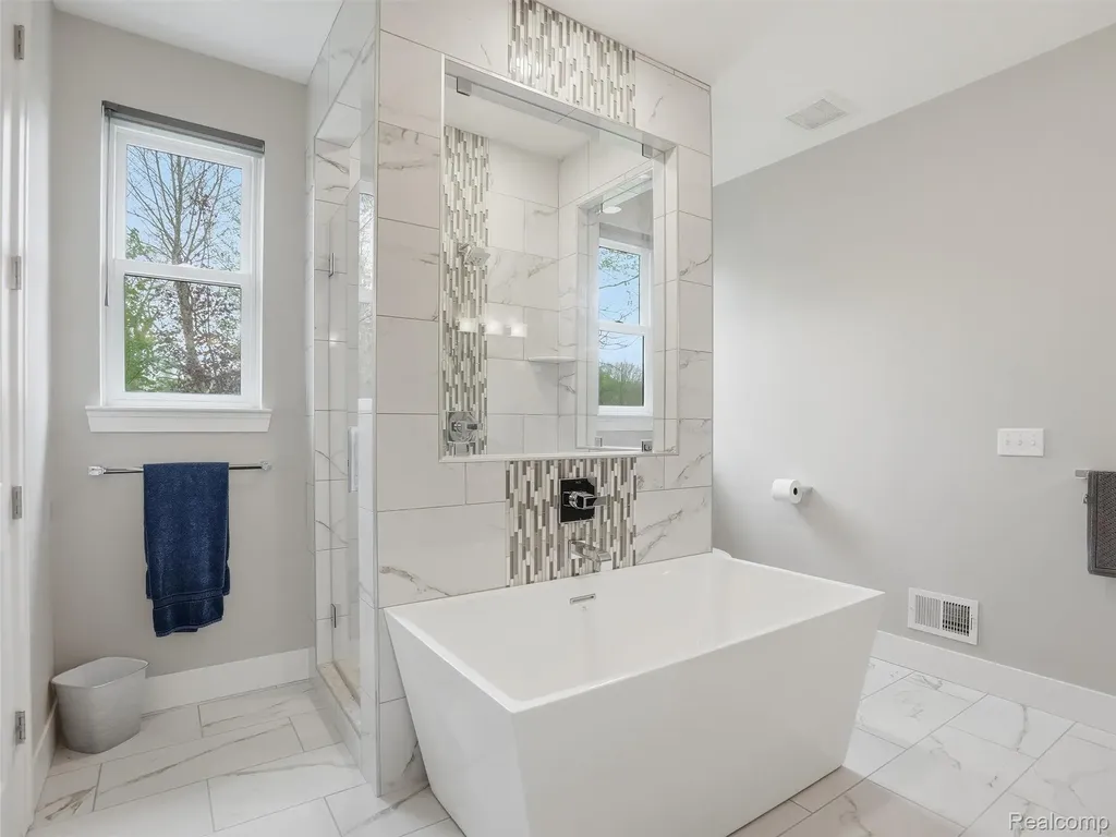3513 Pointe Shore Drive Brighton Township MI 48114