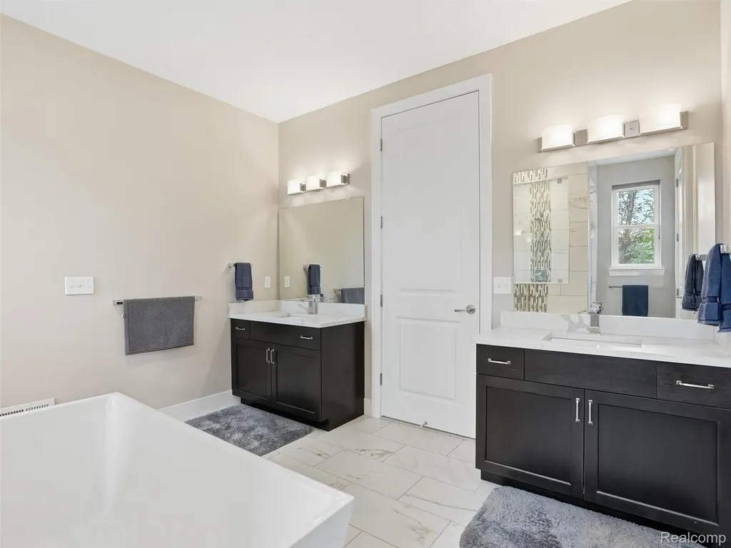 3513 Pointe Shore Drive Brighton Township MI 48114