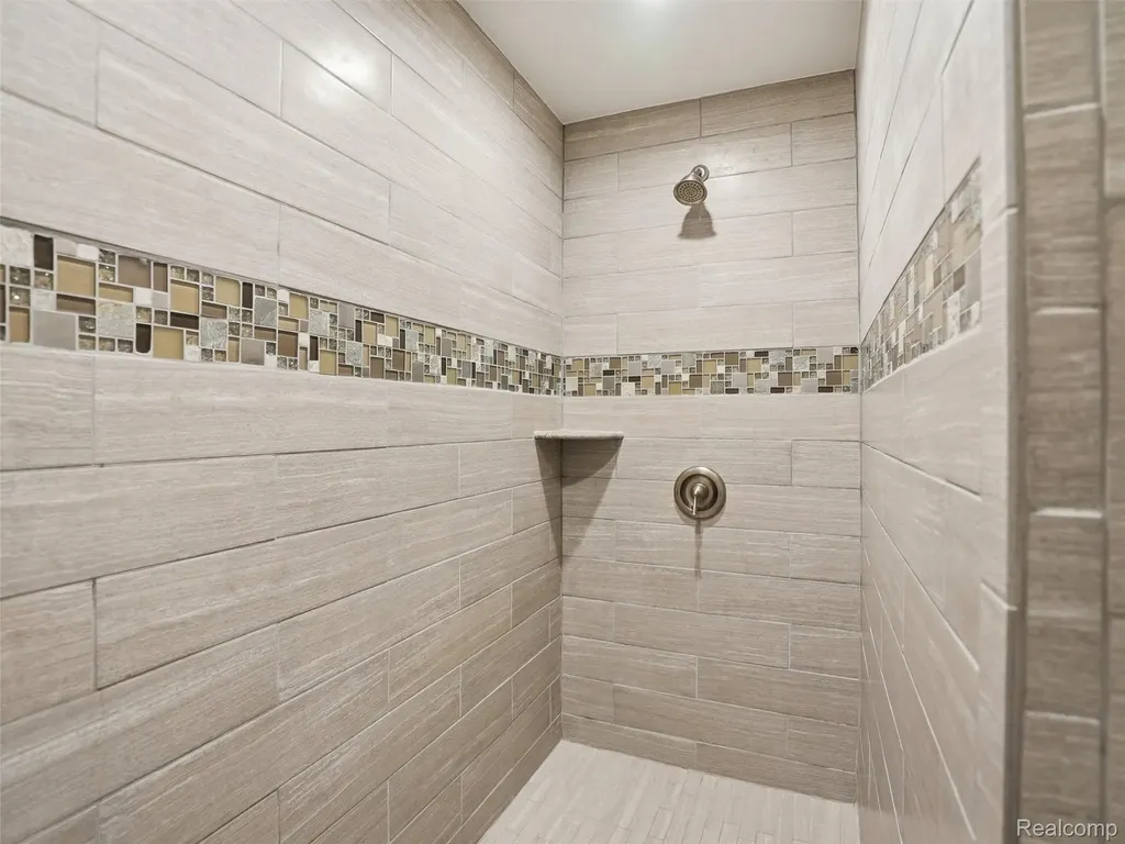 3513 Pointe Shore Drive Brighton Township MI 48114