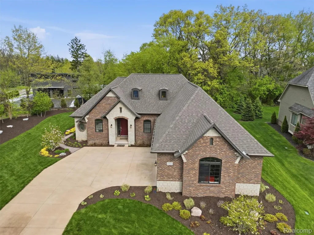 3513 Pointe Shore Drive Brighton Township MI 48114