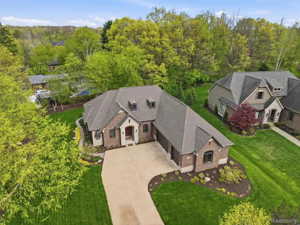 3513 Pointe Shore Drive Brighton Township MI 48114