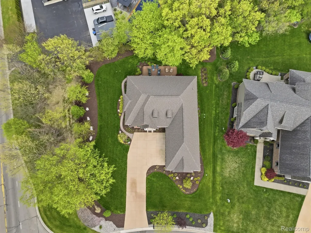 3513 Pointe Shore Drive Brighton Township MI 48114