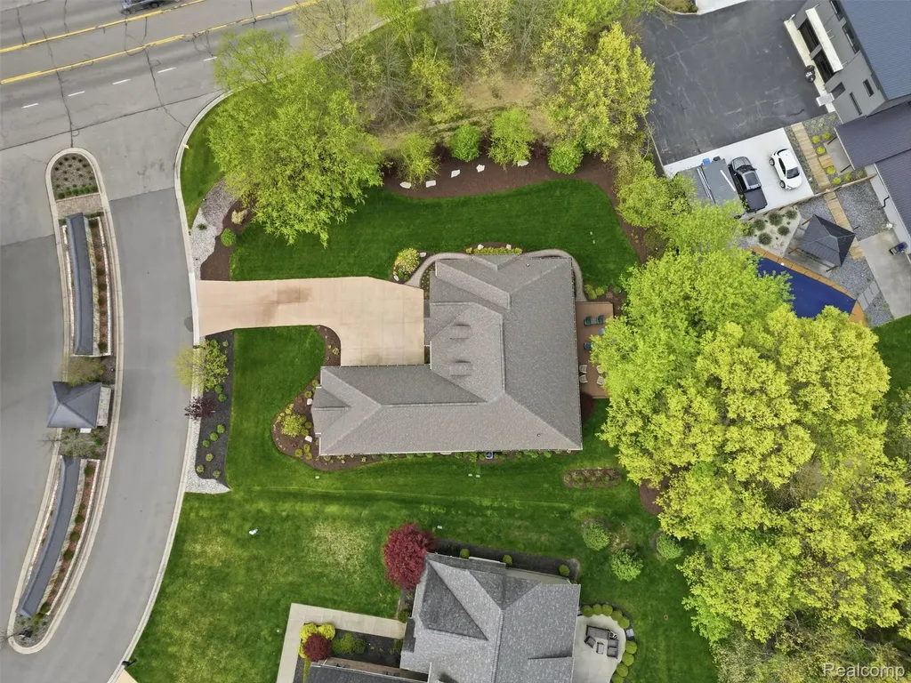 3513 Pointe Shore Drive Brighton Township MI 48114