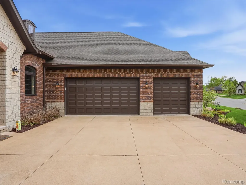 3513 Pointe Shore Drive Brighton Township MI 48114