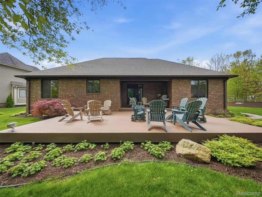 3513 Pointe Shore Drive Brighton Township MI 48114