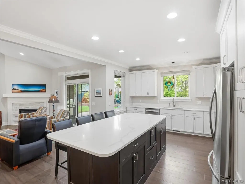 3513 Pointe Shore Drive Brighton Township MI 48114