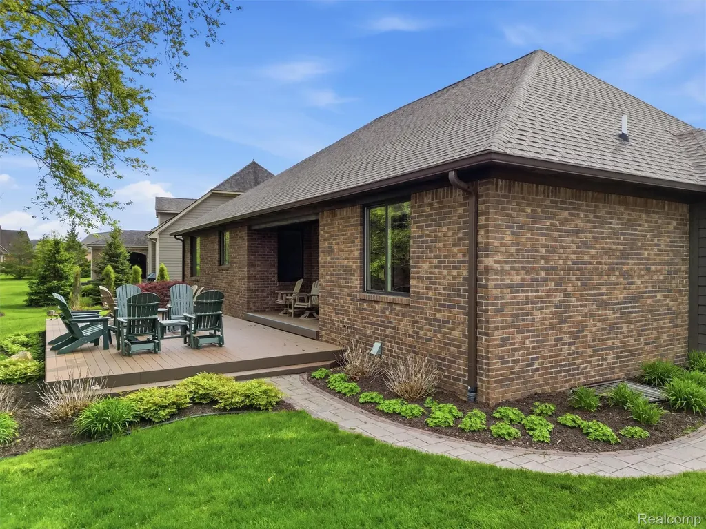 3513 Pointe Shore Drive Brighton Township MI 48114